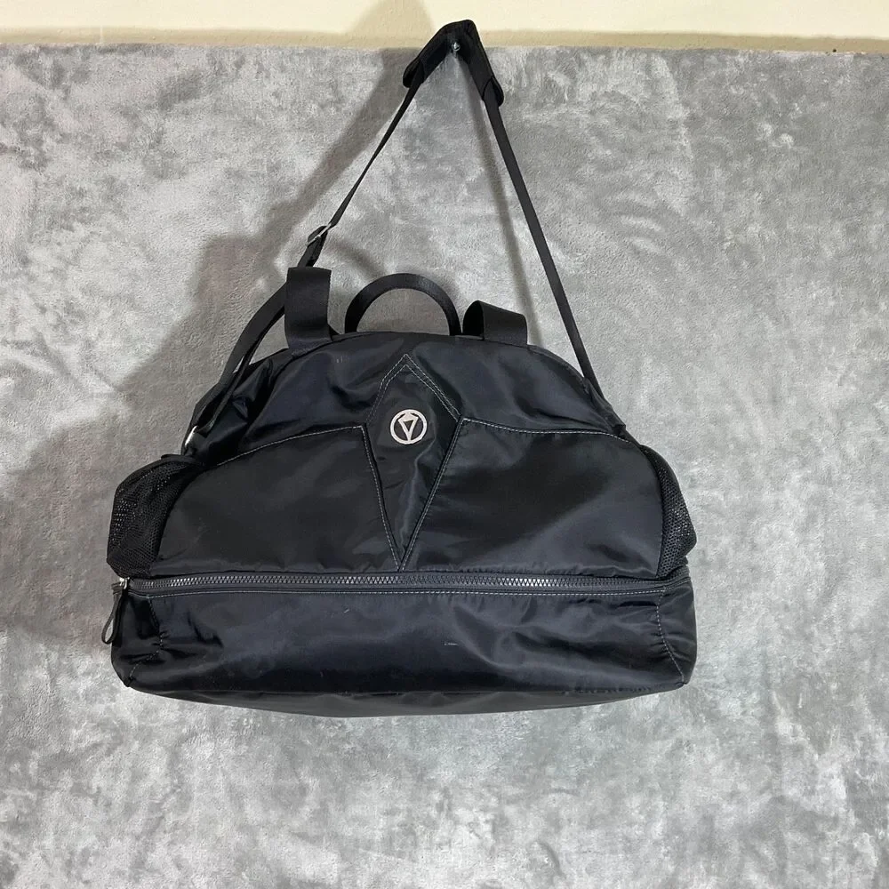 Lululemon Ivivva Weekend Explorer Duffel Bag Multiple zip Pockets Travel